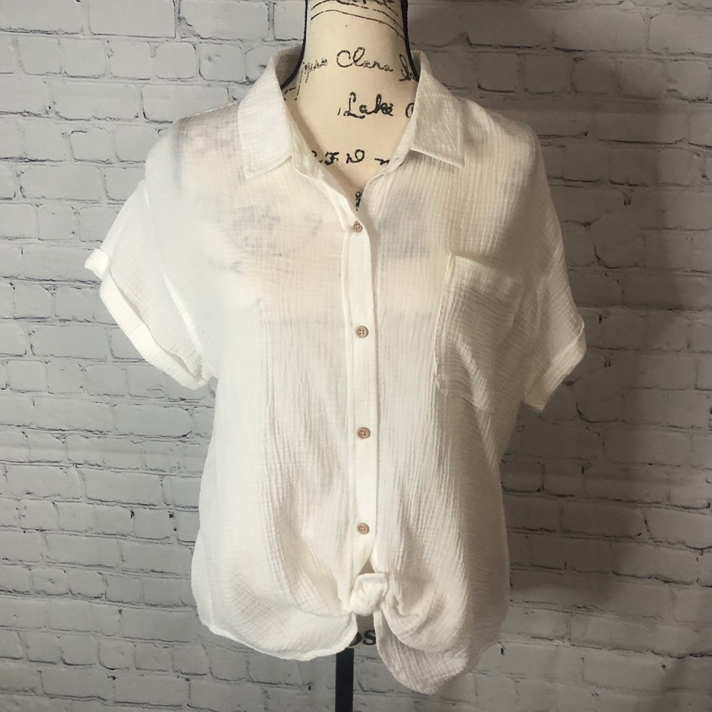 NWT Lightweight Button Up Knotted Blouse XL